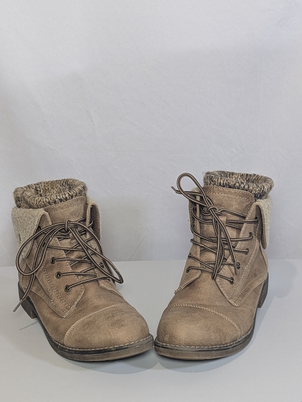Cliffs by White Mountain Duena Lace Up Hiker Boots Women’s Size 9M Tan Taupe
